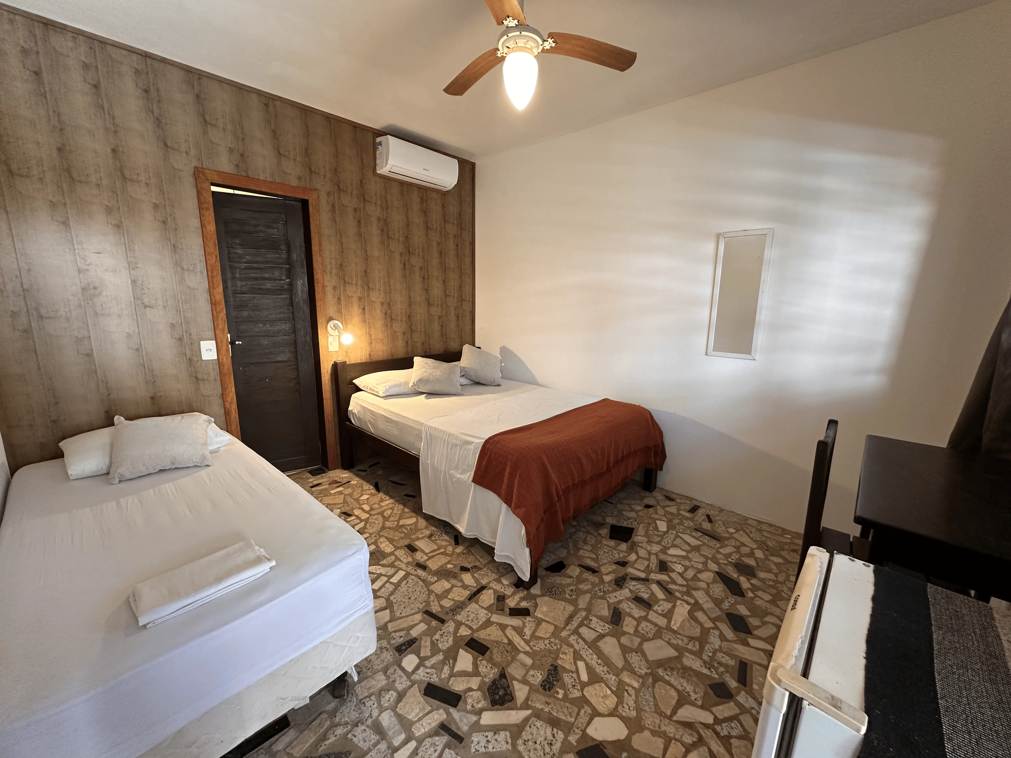 Suíte Privativa — No Worries Hostel Pipa